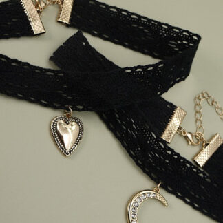 CHARM LACE CHOKER MOON NECKLACE