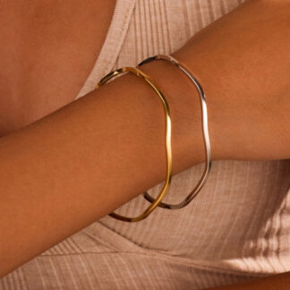 18K NON-TARNISH WATERPROOF STAINLESS STEEL BANGLE